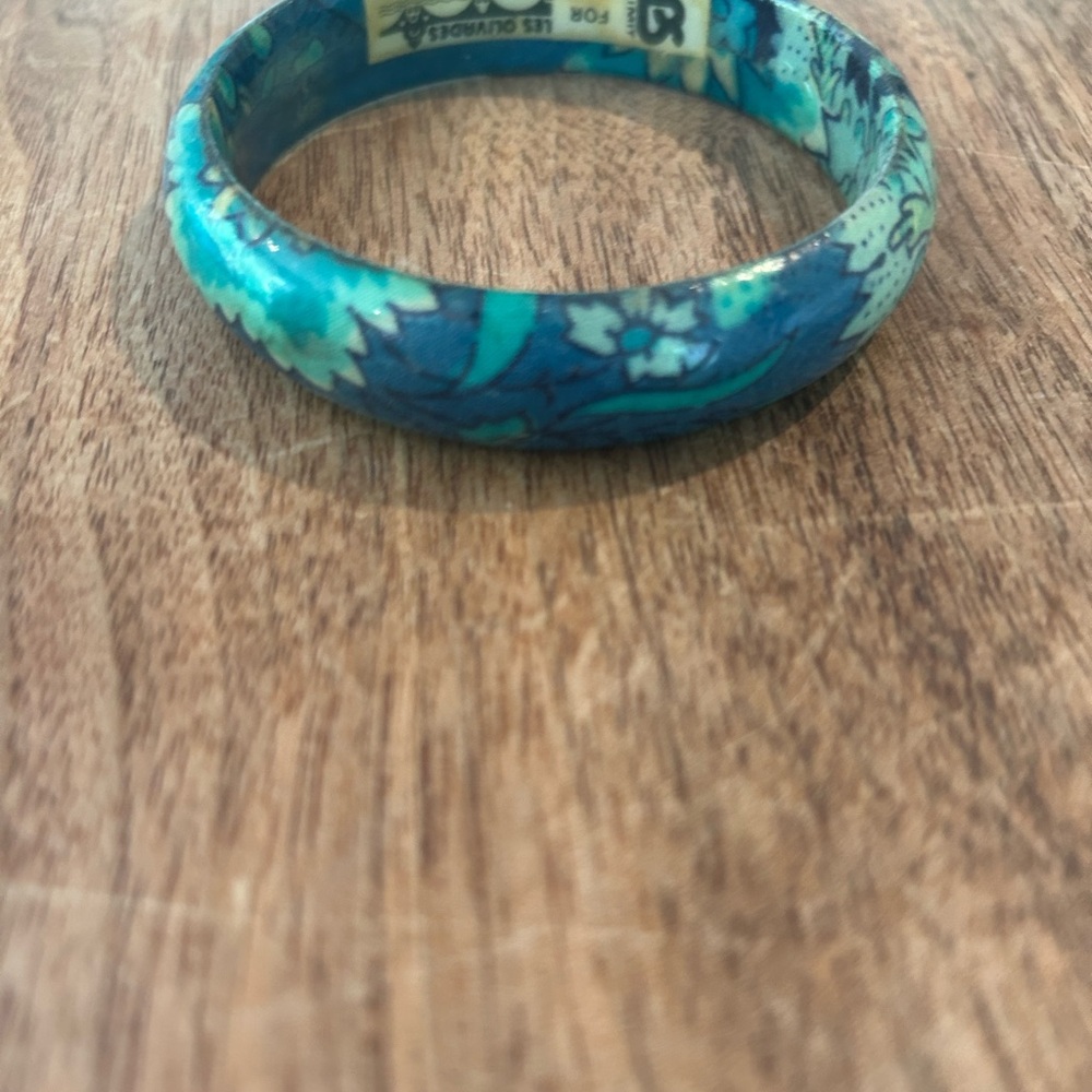 Floral bangle - Picture 3 of 3